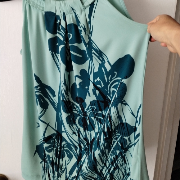 Top - Picture 2 of 5